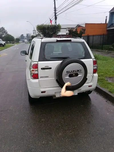 Suzuki Grand Vitara 4x4 en buen estado año 2006 - miniatura 5
