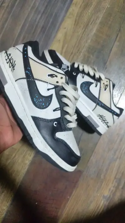 Jordan 1 Low Con diseño - miniatura 1