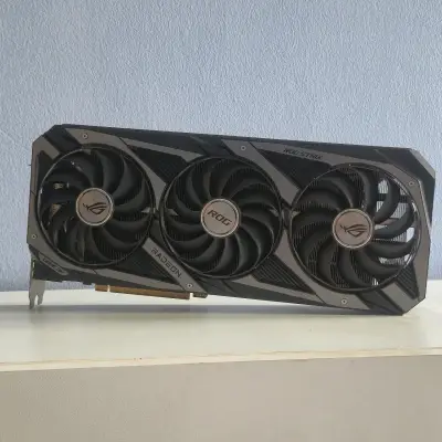 Tarjeta Gráfica Radeon RX 6700 XT ASUS ROG STRIX - miniatura 1