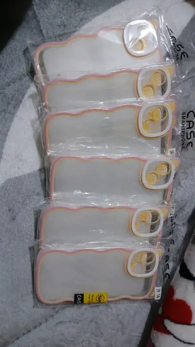 Funda para iPhone 14 con borde colorido - miniatura 3