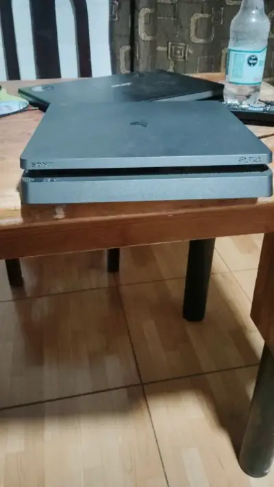 Consola PlayStation 4 Slim con Control - miniatura 2