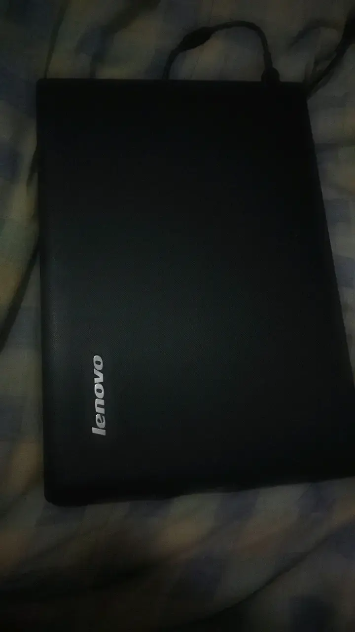 Laptop Lenovo con unidad de DVD - 3