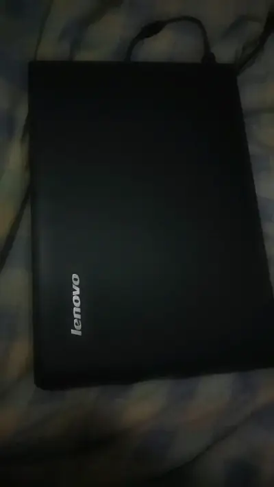 Laptop Lenovo con unidad de DVD - miniatura 3