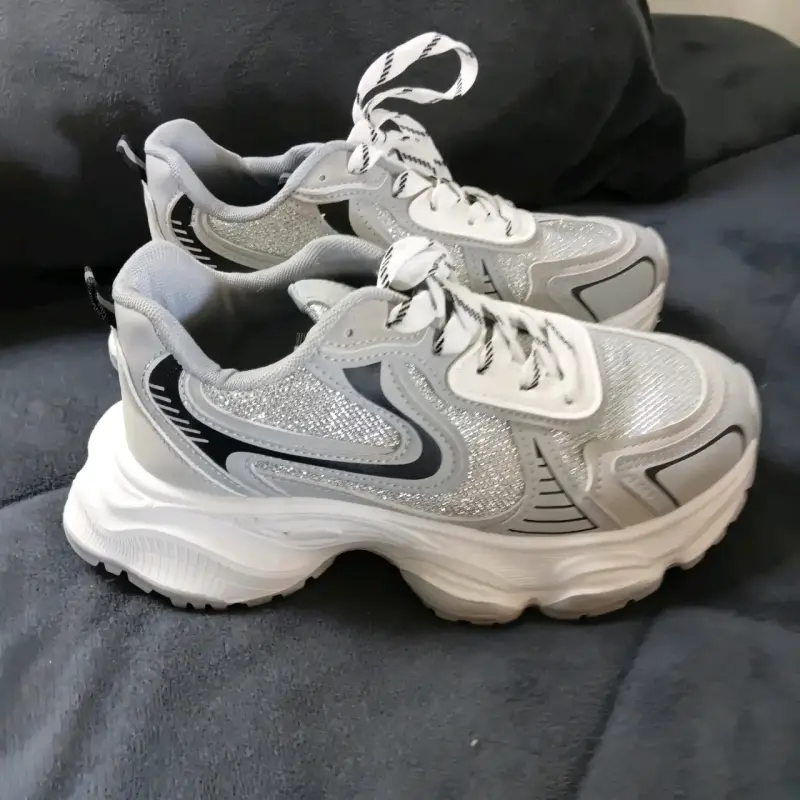 Zapatillas gris con brillo talla 38 - 4