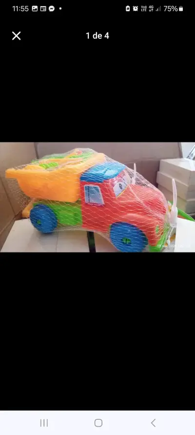 Camión de juguete con accesorios de playa - miniatura 1