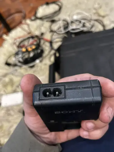 Cargador de Batería Sony para Cámaras - miniatura 4