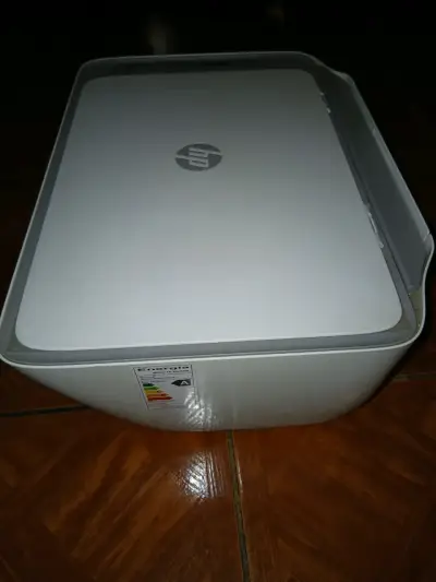 Impresora multifuncional HP DeskJet blanca - miniatura 2