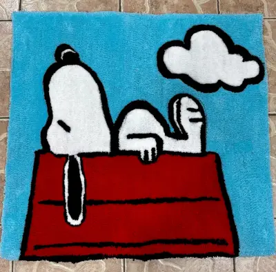 Alfombra decorativa Snoopy sobre su casa - miniatura 1