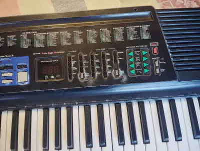 Teclado Casio CT-655 con Modulación PCM - miniatura 1