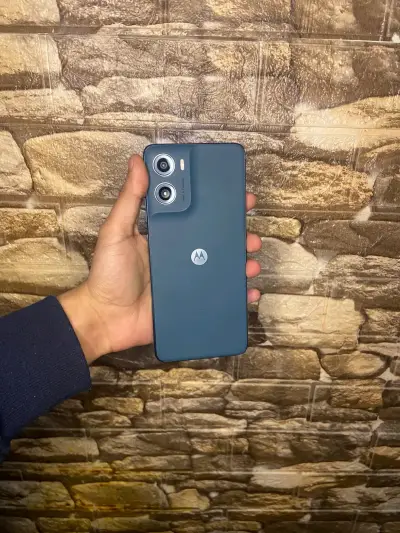 Motorola g06 128gb usado sin detalles - miniatura 1