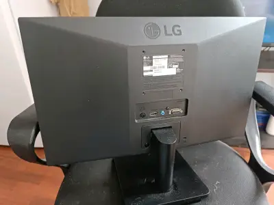Monitor LG de 19,5 pulgadas como nuevo - miniatura 4