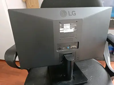 Monitor LG de 19,5 pulgadas como nuevo - miniatura 6