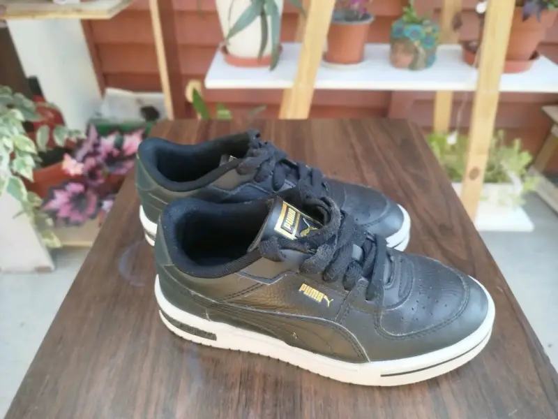 Zapatillas deportivas negras Puma para mujer - 4