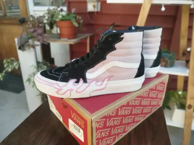 Zapatillas Vans negras con diseño de llamas - miniatura 4