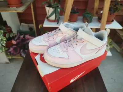 Zapatillas deportivas infantiles Nike rosadas - miniatura 1
