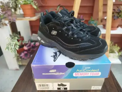 Zapatillas negras Skechers D'Lites para mujer - miniatura 3
