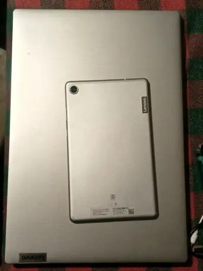 Tablet Lenovo TB-8505F con pantalla de 8 pulgadas - miniatura 4