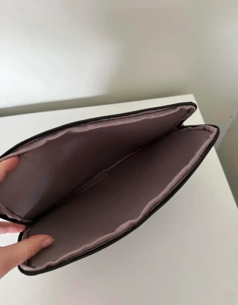 Funda acolchada negra para laptop - 2