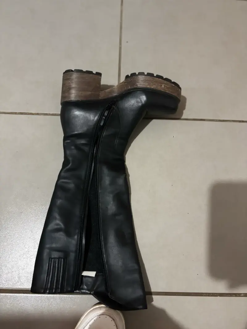 Botas negras de cuero con plataforma - 3