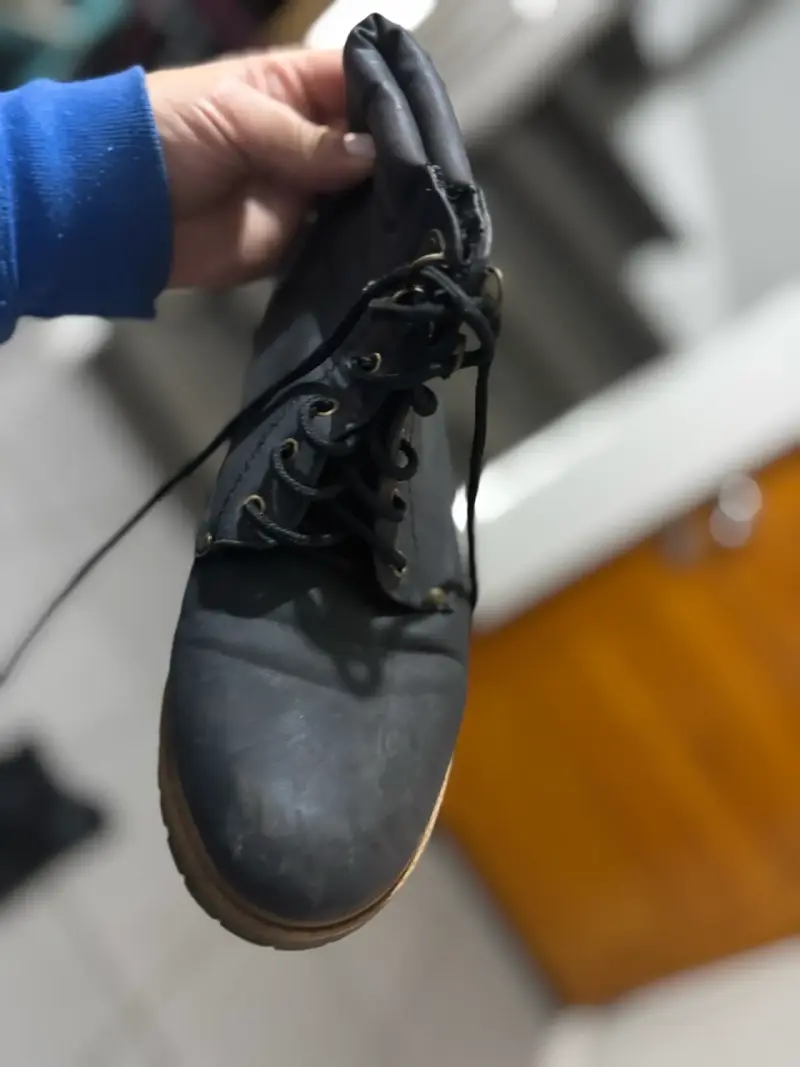 Botas negras de cuero con suela gruesa - 2