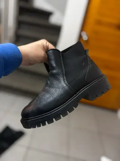 Botines de cuero negro - miniatura 1