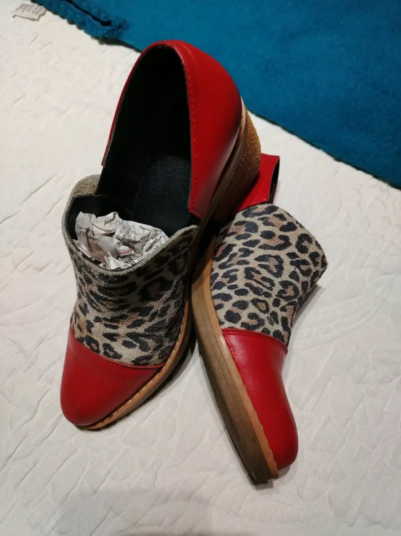 Zapatos de cuero rojo con estampado animal print - 4