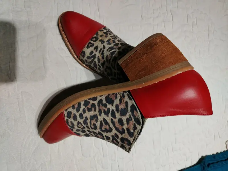 Zapatos de cuero rojo con estampado animal print - 5