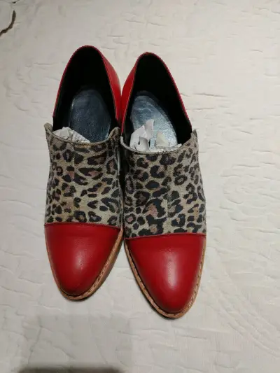 Zapatos de cuero rojo con estampado animal print - miniatura 6