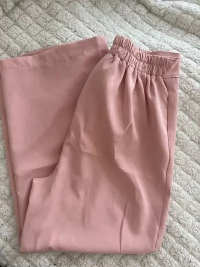 Conjunto de chaleco y pantalón rosado para mujer - miniatura 3