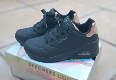 Zapatillas Skechers negras mujer - miniatura 1