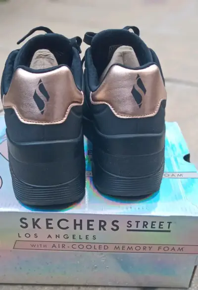 Zapatillas Skechers negras mujer - miniatura 4