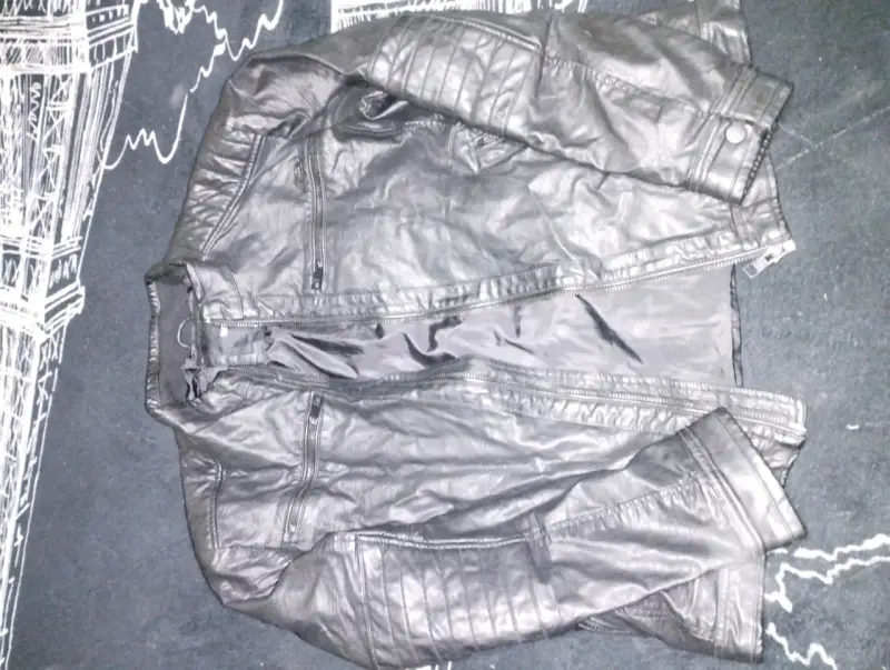 Chaqueta de cuero negra para hombre Mossimo - 2