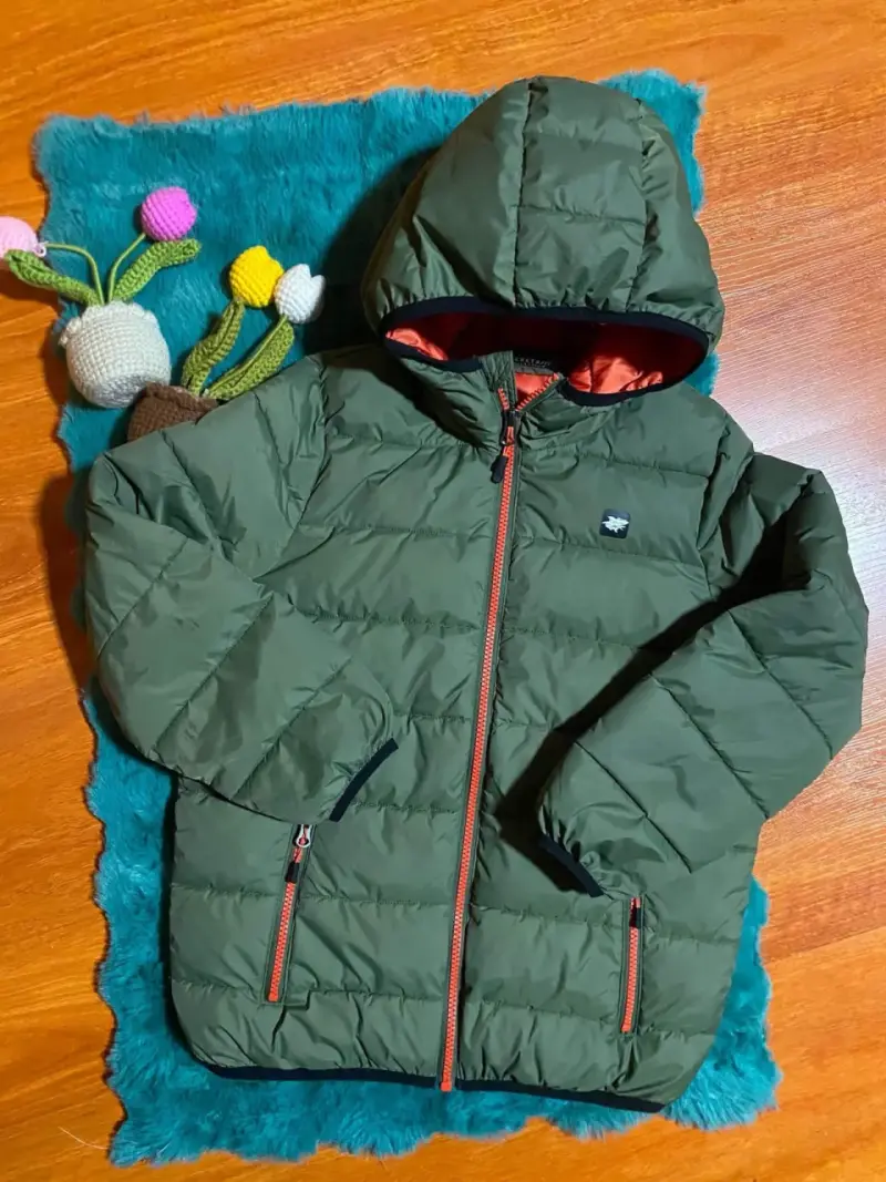 Chaqueta acolchada verde para niño con capucha - 2