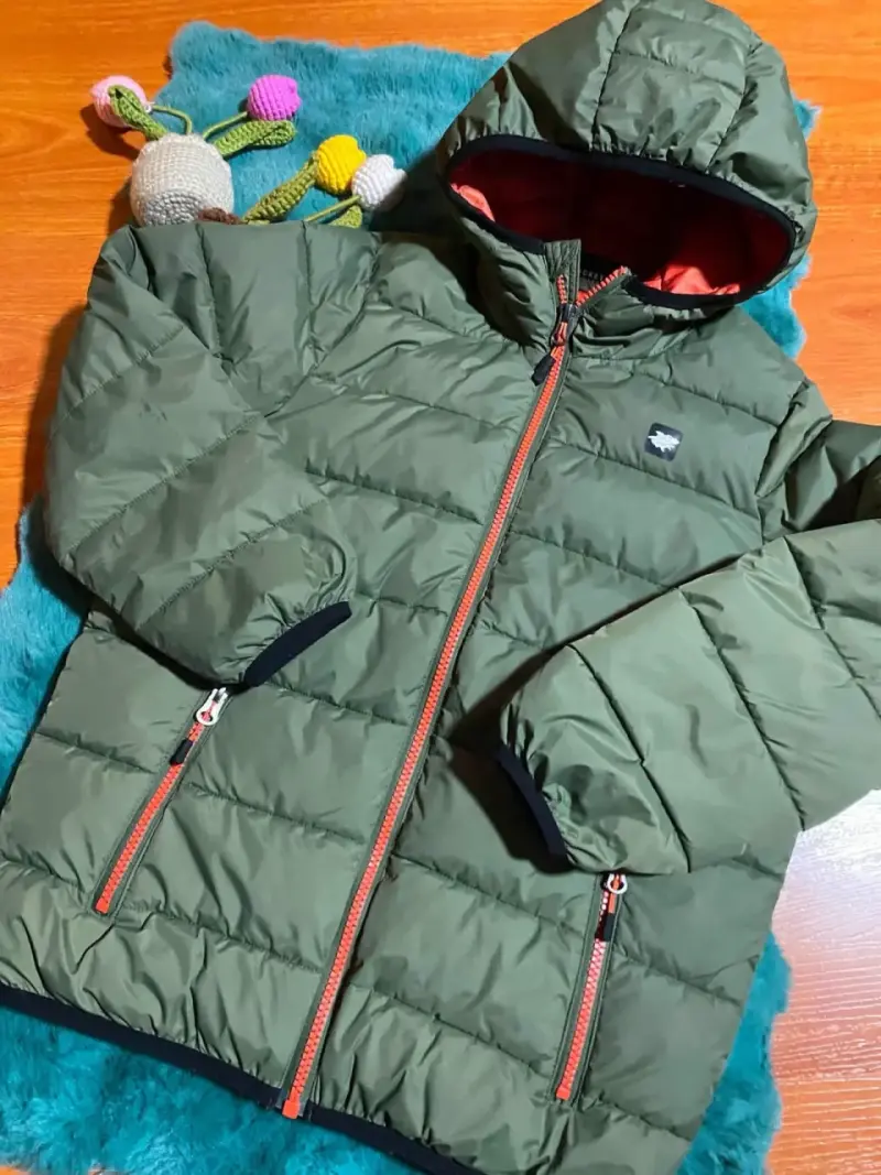Chaqueta acolchada verde para niño con capucha - 3
