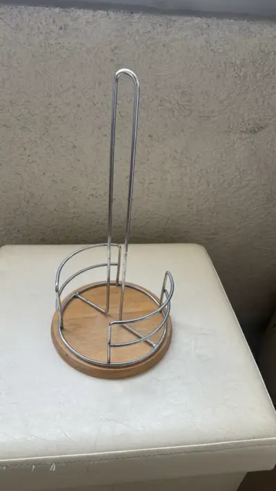 Porta rollos de cocina de metal y madera - miniatura 1