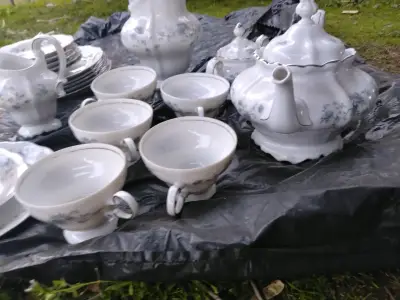Juego de té de porcelana con diseño floral - miniatura 4
