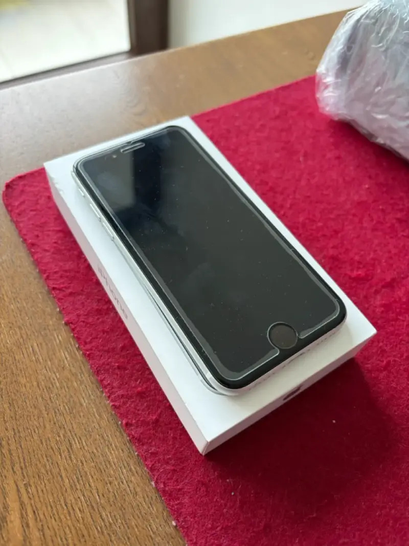 iPhone SE 2020 Blanco 128gb - 1