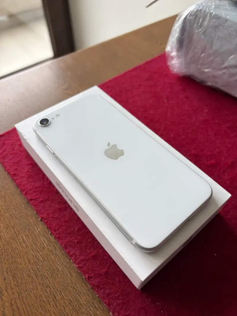 iPhone SE 2020 Blanco 128gb - 2