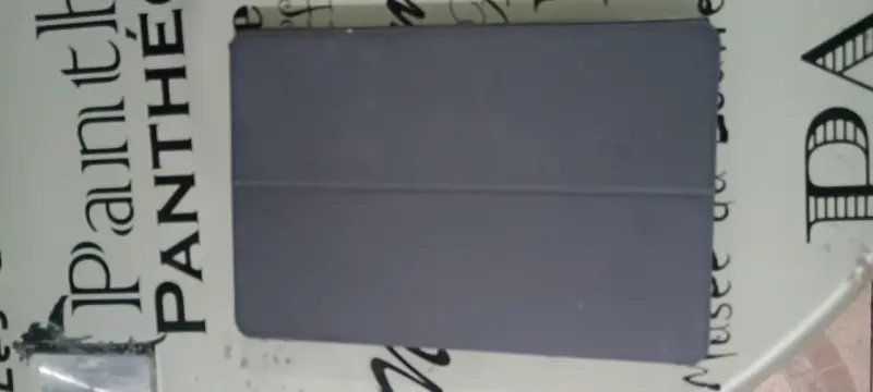 Tablet Lenovo con funda protectora y teclado - 2