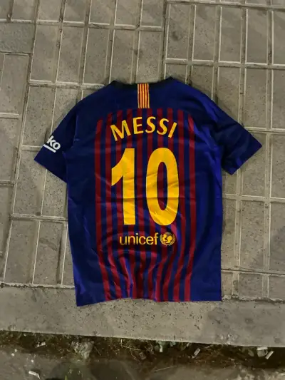 Camiseta FC Barcelona Messi 10 Azul y Roja - miniatura 1