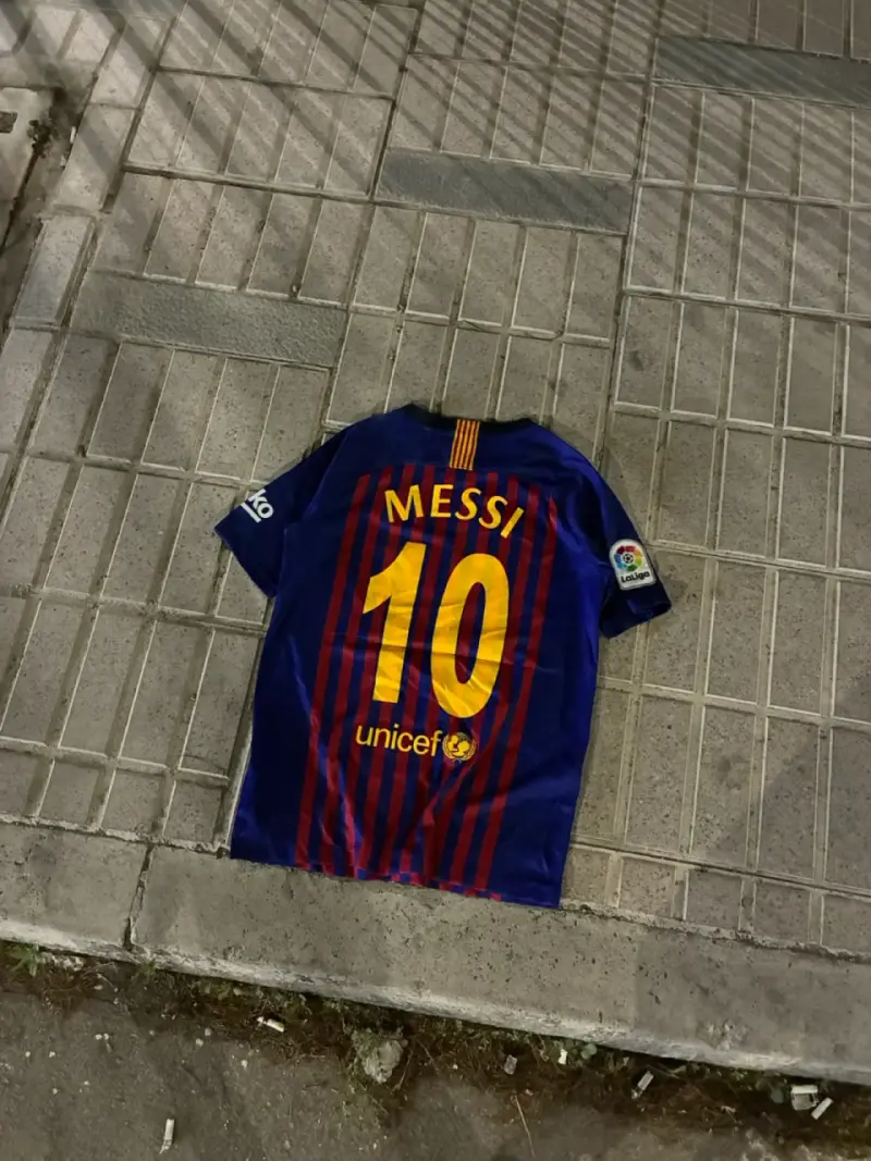 Camiseta FC Barcelona Messi 10 Azul y Roja - 4