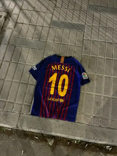 Camiseta FC Barcelona Messi 10 Azul y Roja - miniatura 4