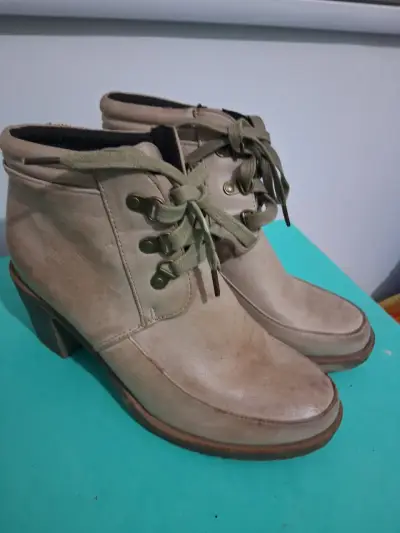 Botines de gamuza rojos con tacón - miniatura 5