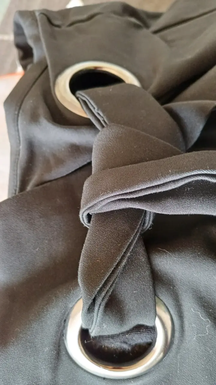 Shorts negros con lazo para mujer - 4