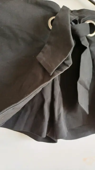 Shorts negros con lazo para mujer - miniatura 6