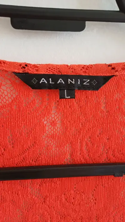 Blusa sin mangas roja Alaniz con encaje - miniatura 4