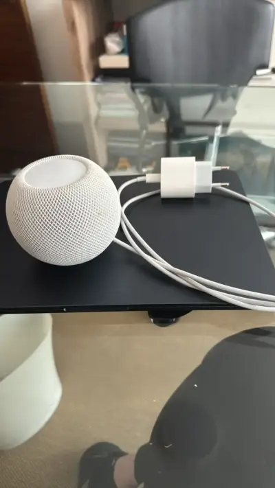 Altavoz inteligente blanco con cable - miniatura 1