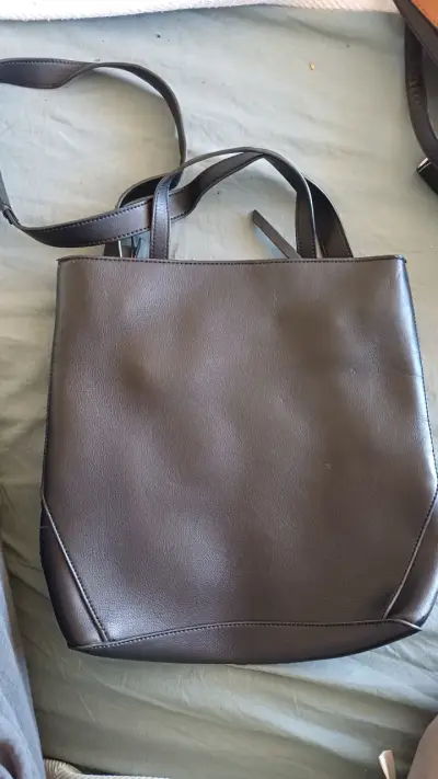 Mochila de cuero sintético marrón elegante - miniatura 2