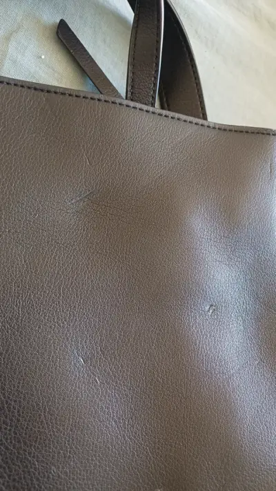 Mochila de cuero sintético marrón elegante - miniatura 5
