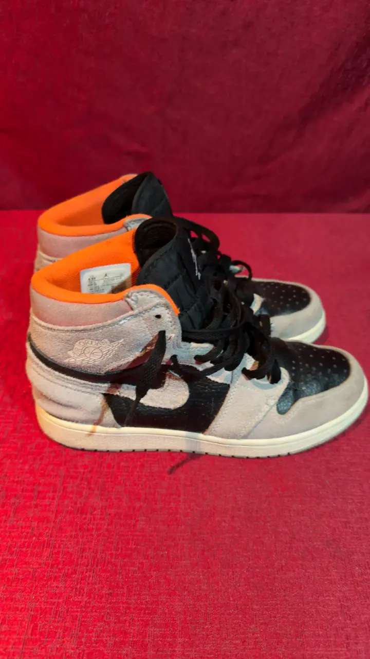 Zapatillas Nike Air Jordan negras y naranjas para niños - 3